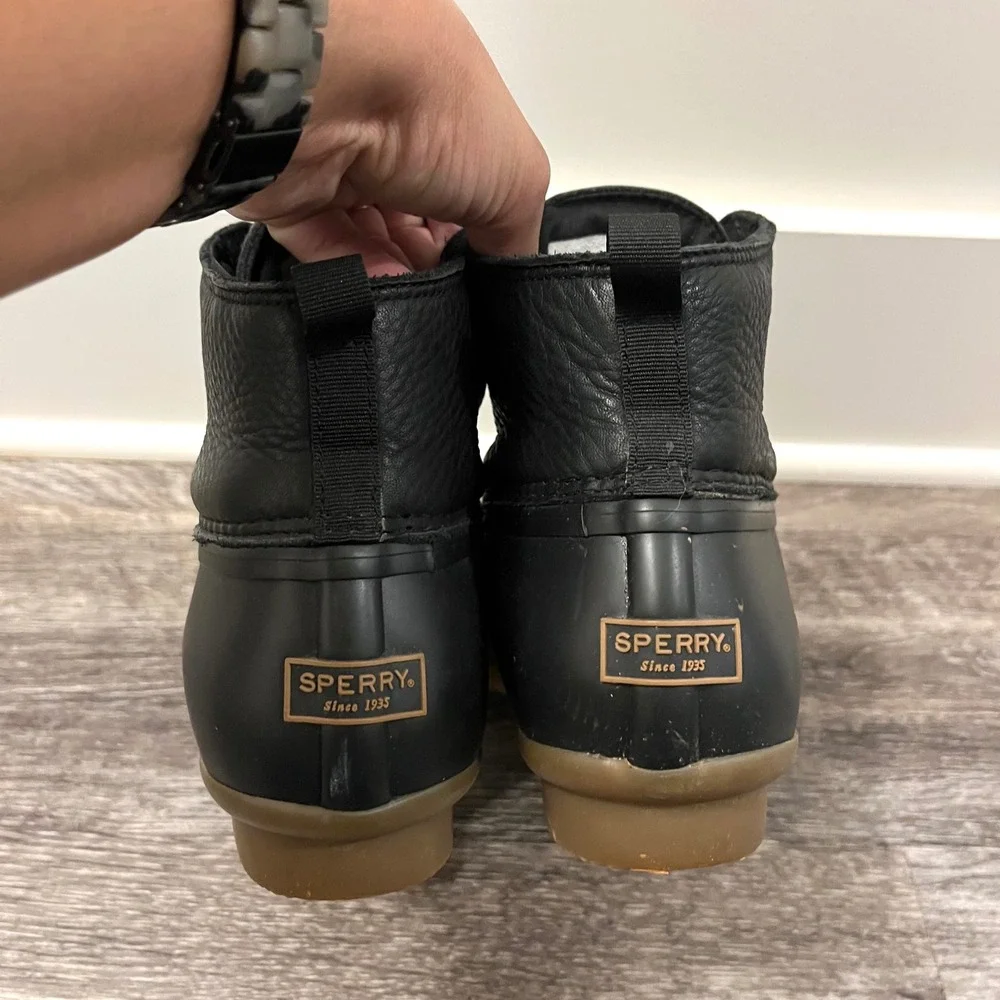 Sperry Black Leather and Rubber Saltwater Duck Boots in Size 11